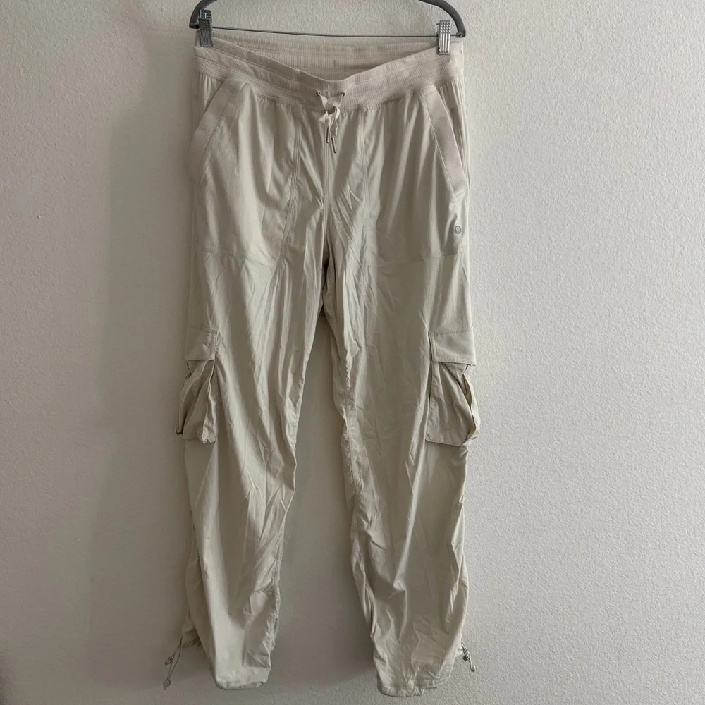 Lululemon Women’s Dance Studio Relaxed Fit Mid Rise Cargo Pant Untagged Size 12